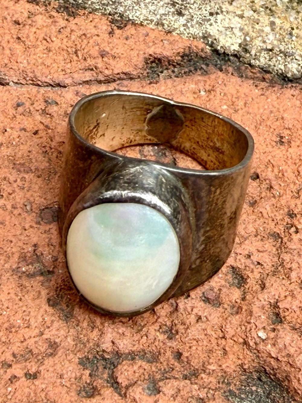 Vintage Navajo Nakai Sterling Silver Mother of Pearl Wide Saddle Ring Size 8.5